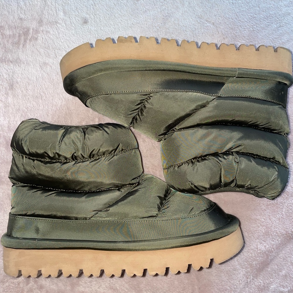 puffer snow boots size 6